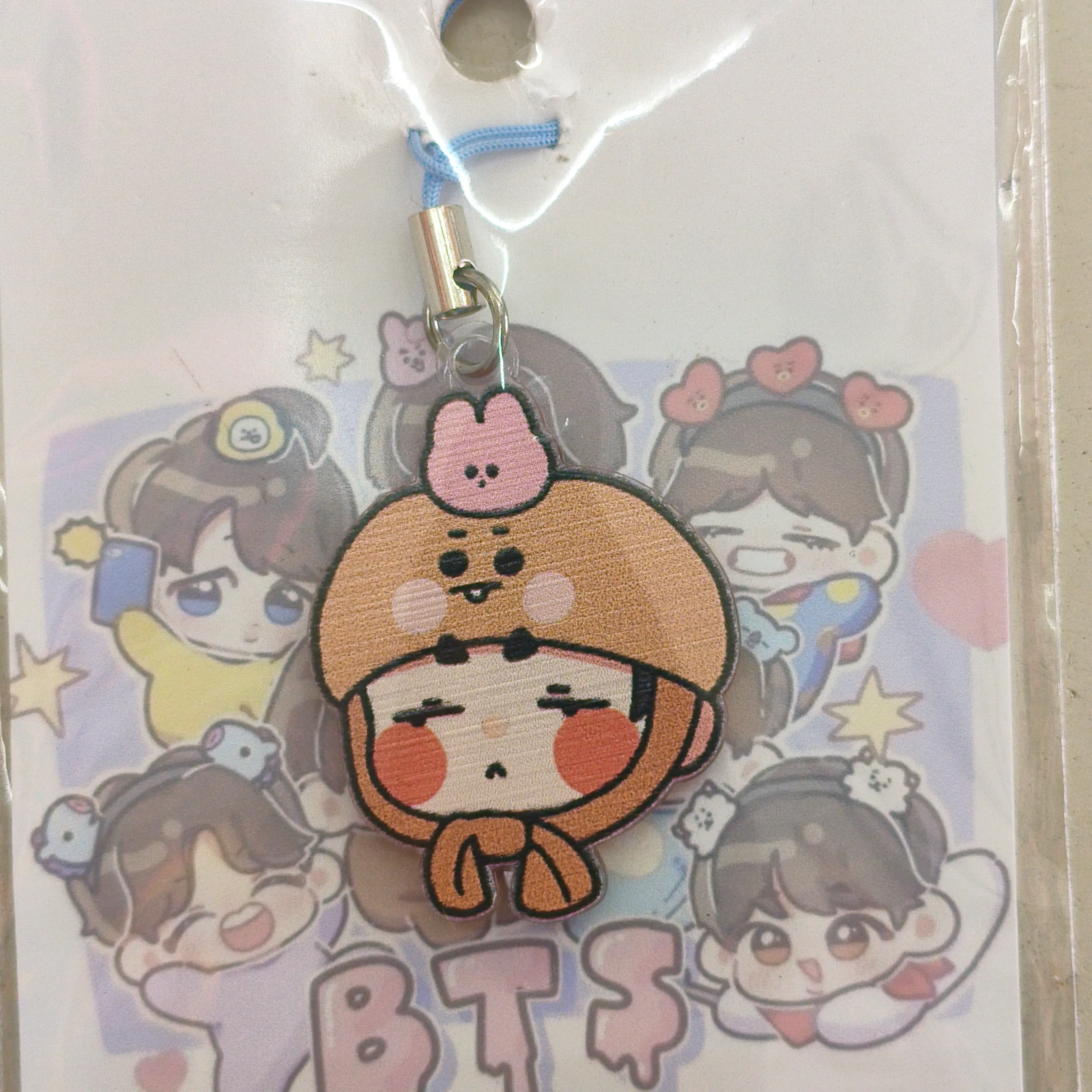 BTS chibi con gorro Bt21