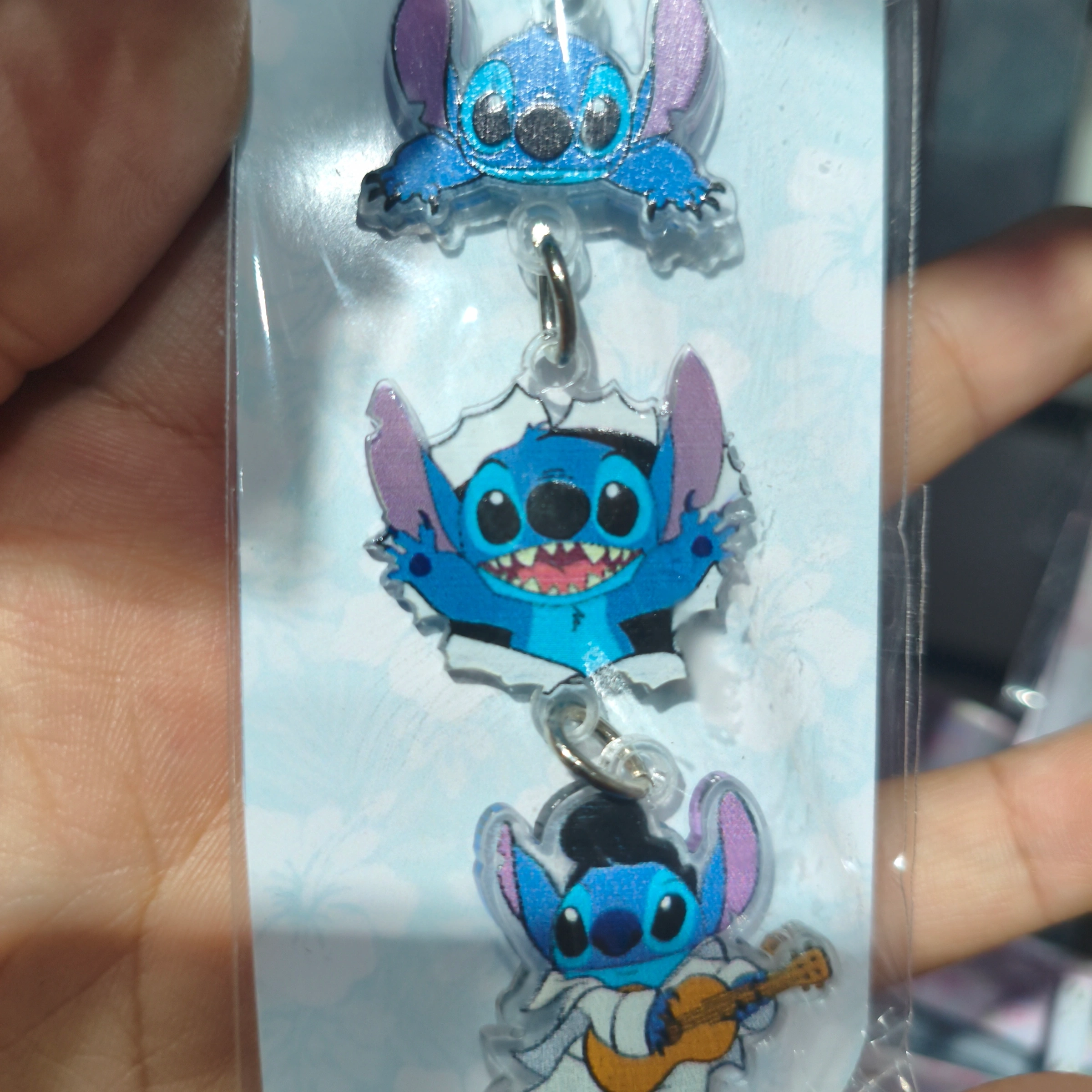 Stitch rompe pared