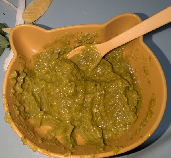 Piept de curcan cu spanac și legume dulci