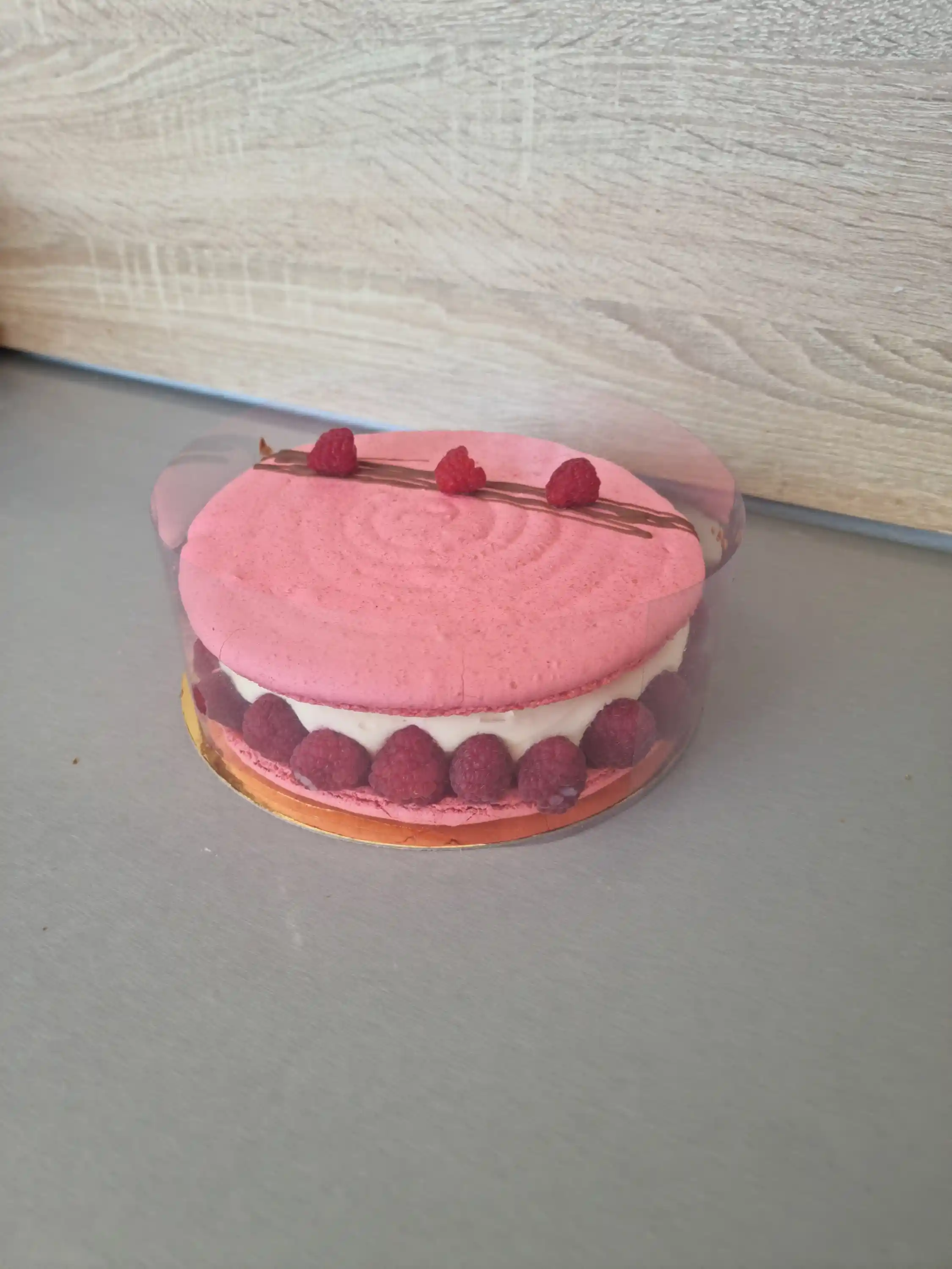 Macaron crema diplomat si zmeura