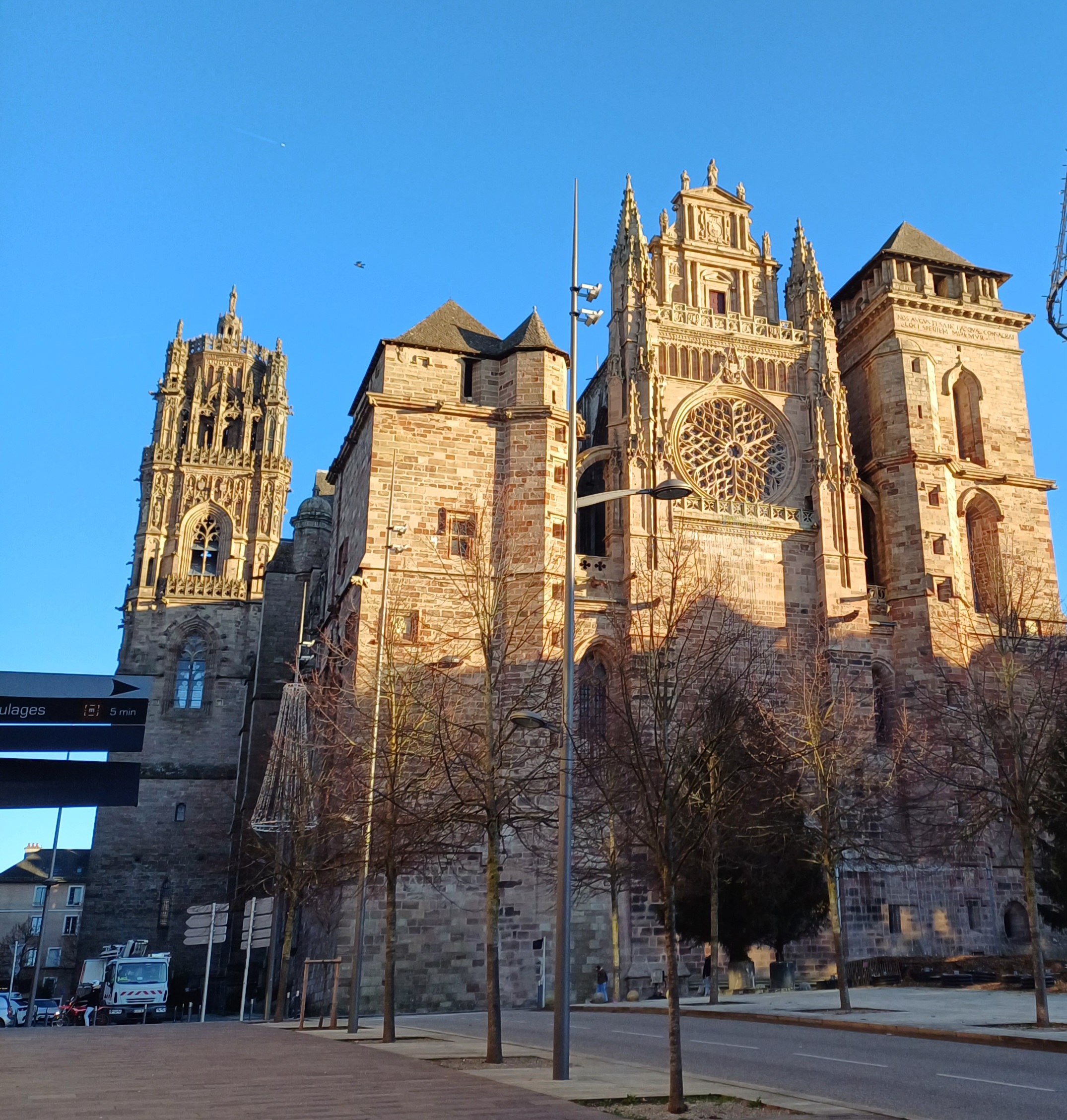 Catedral Notre -Dame de Rodez (Catedral gótica que se inició en el año 1277)