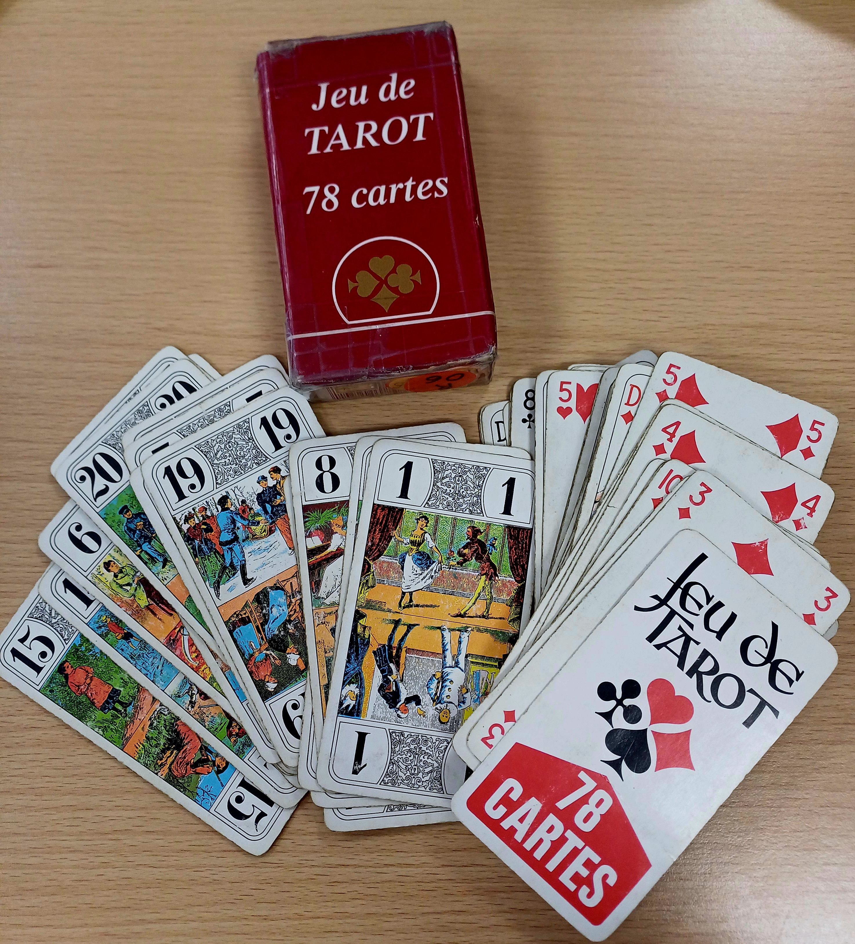 Juego de cartas, Tarot.