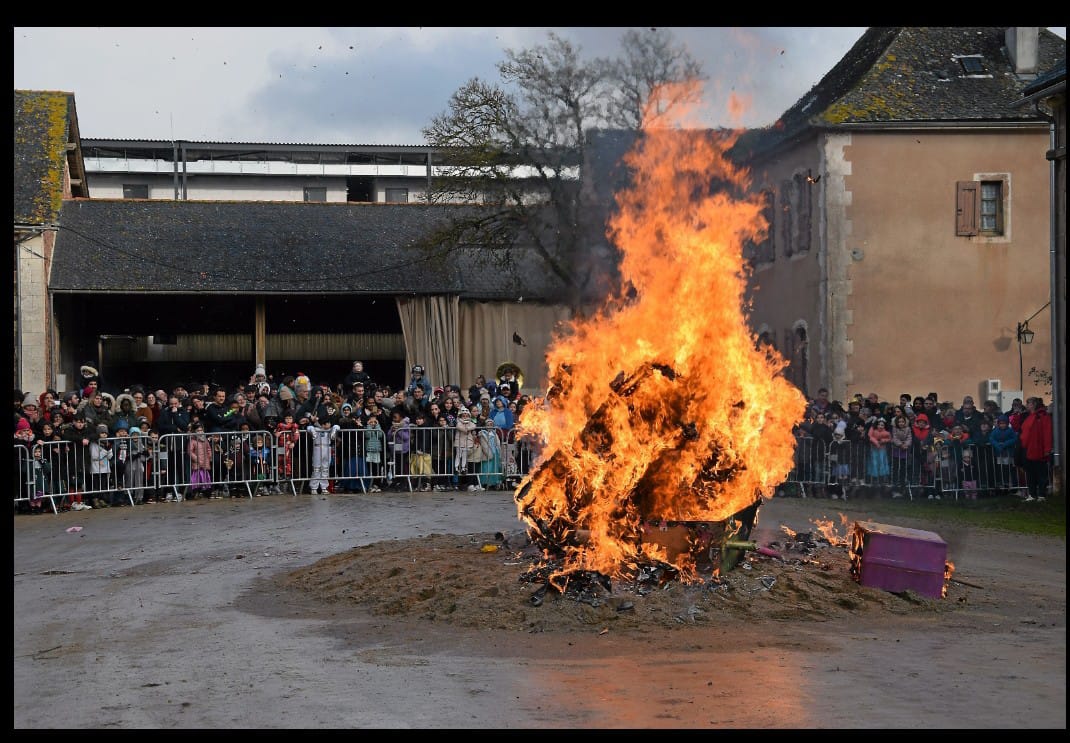 Monsieur Carnaval ardiendo !!!