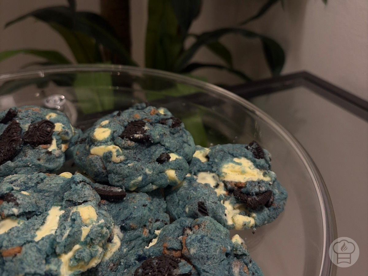 cookie monster cookies (guilty pleasure🙃)
