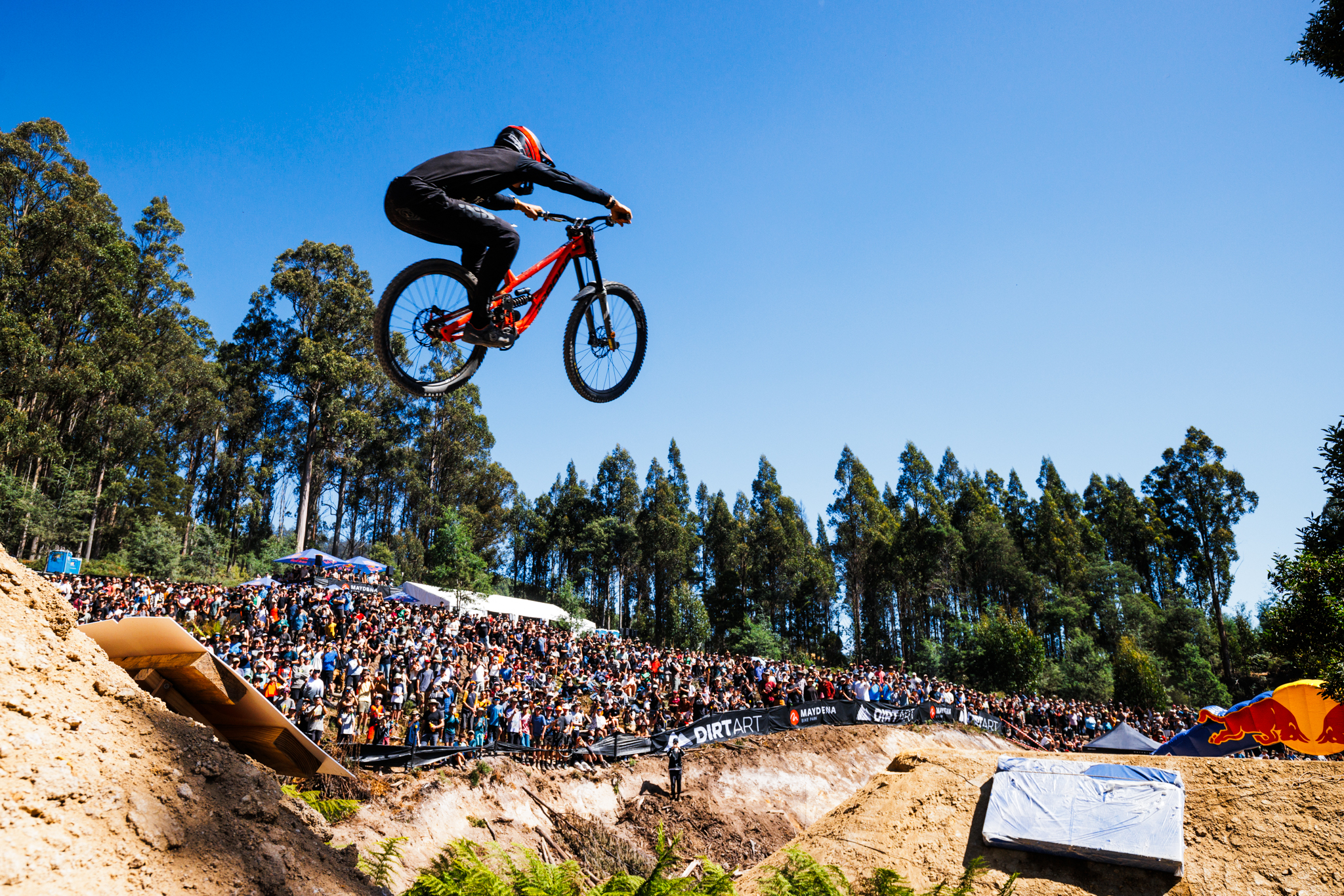 Beyond Gravity anuncia a 10 nuevos atletas