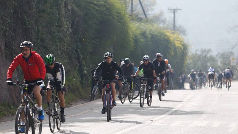 El ministro Poduje y el senador Keitel chocan por las nuevas exigencias a los ciclistas del San Cristóbal