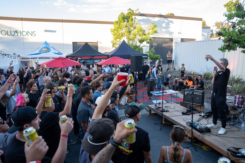 INTENSE Cycles abre su primera tienda-experiencia "Speed Shop" en San Clemente