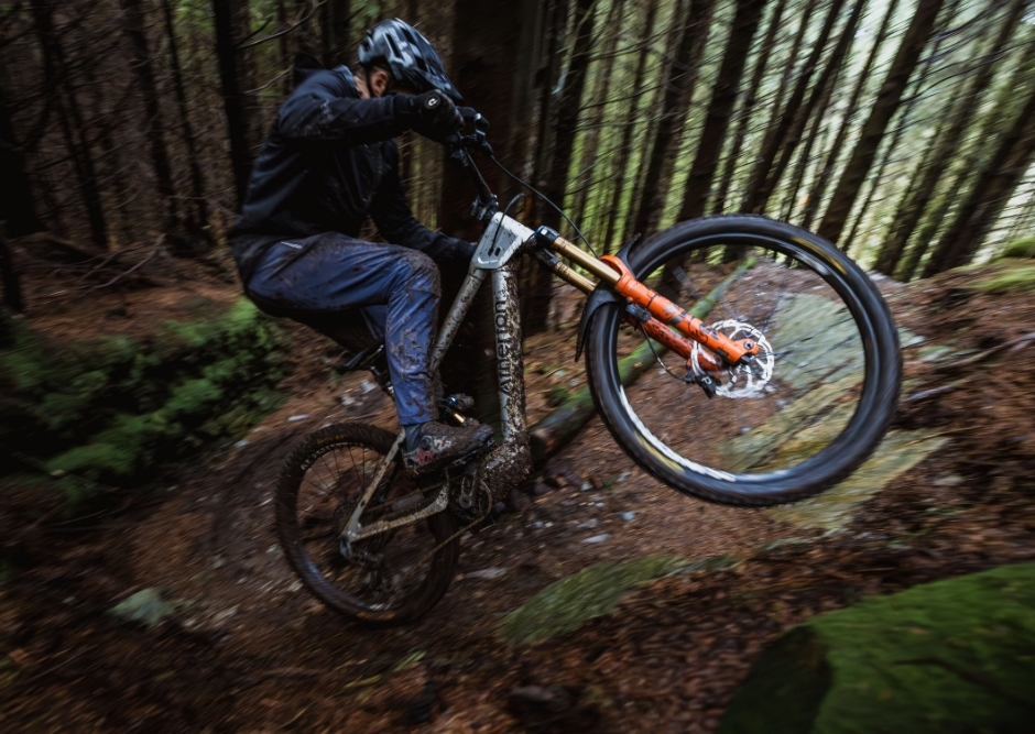 La Atherton S.170E.2 es la Bicicleta de Montaña del Año 2026 según BikeRadar