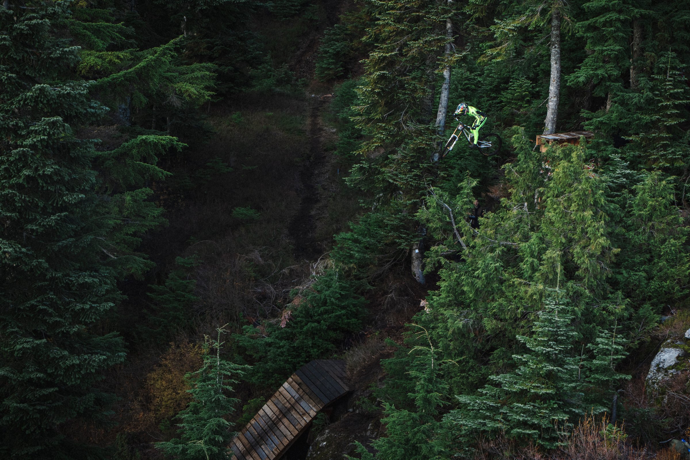 Las fotografías que muestran lo brutal de la nueva pista de Hardline en British Columbia