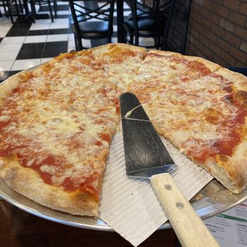 Ferrara Pizza Apps and Taps background image