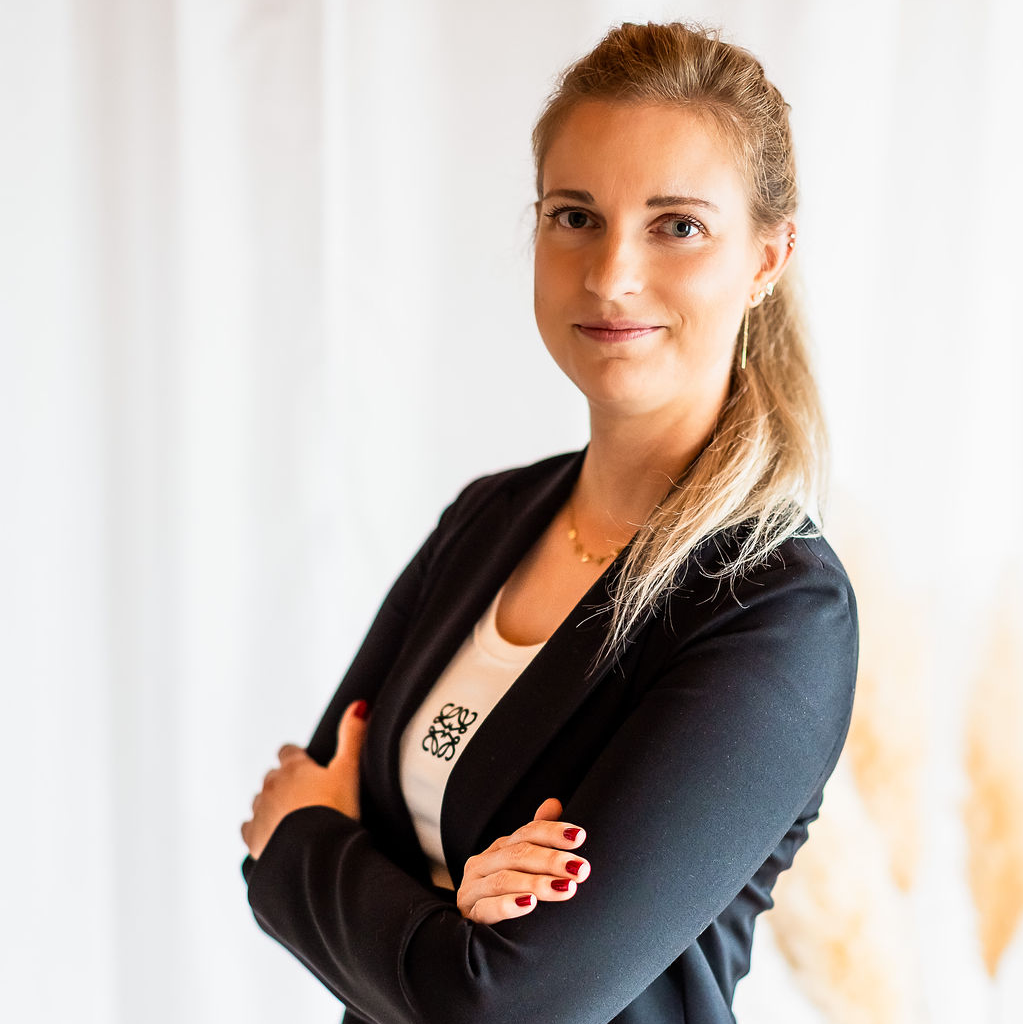 Porträt von Kira Lange