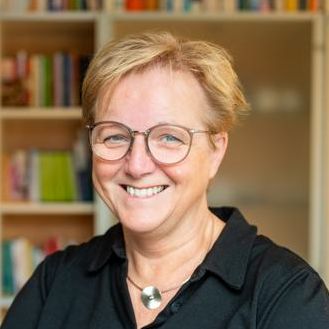 Porträt von Bettina Hellmann