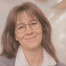 Porträt von Sandra Hartmüller