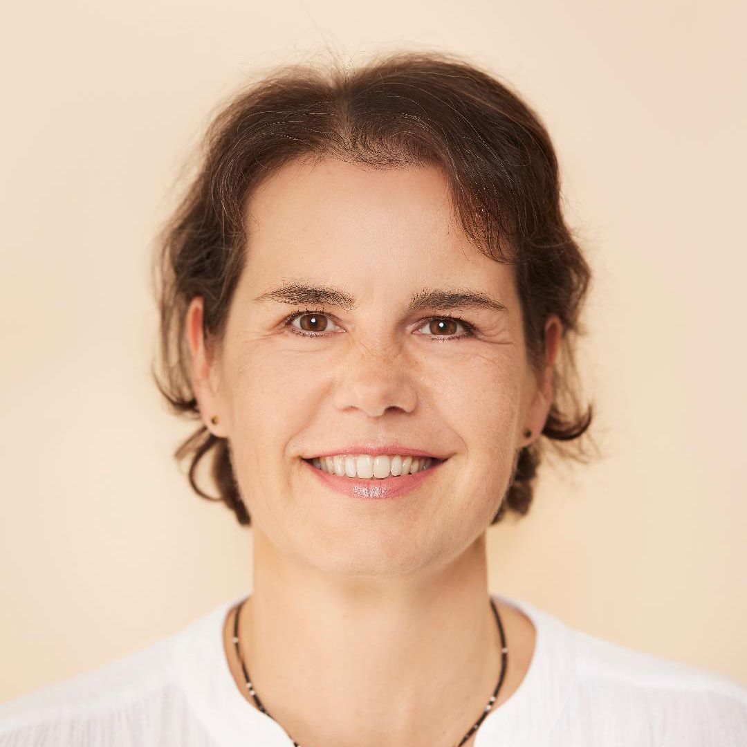 Porträt von Claudia Fügel