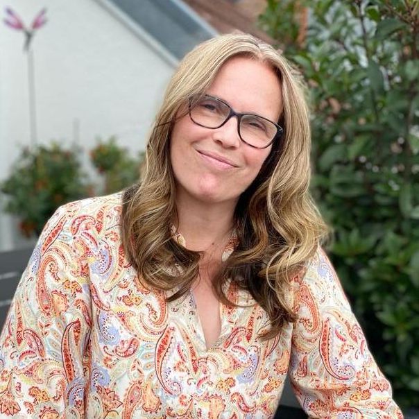 Porträt von Claudia Enneker