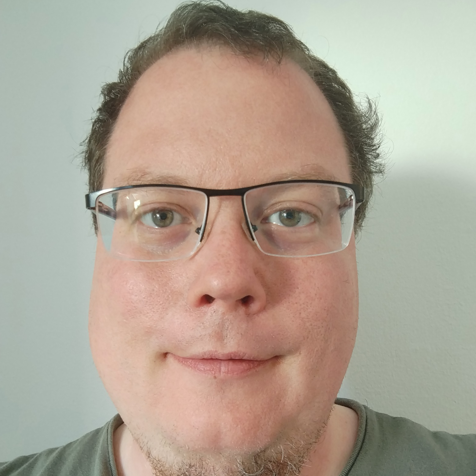 Porträt von Adrian Schmieder