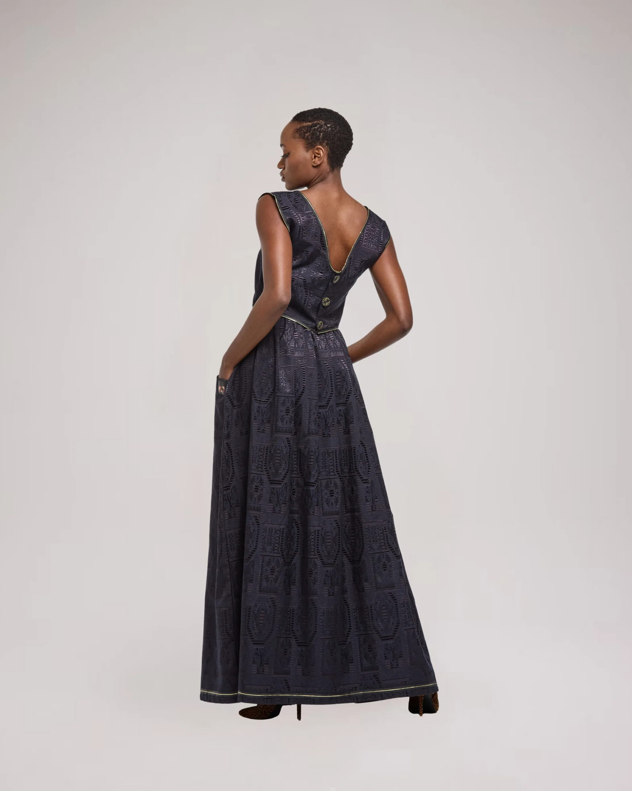 Look 15 by Anna Okaria