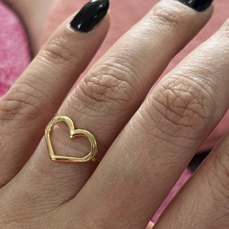 Anel Coração Vazado Dourado