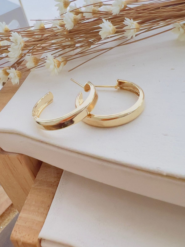 Argola Grossa Dourada