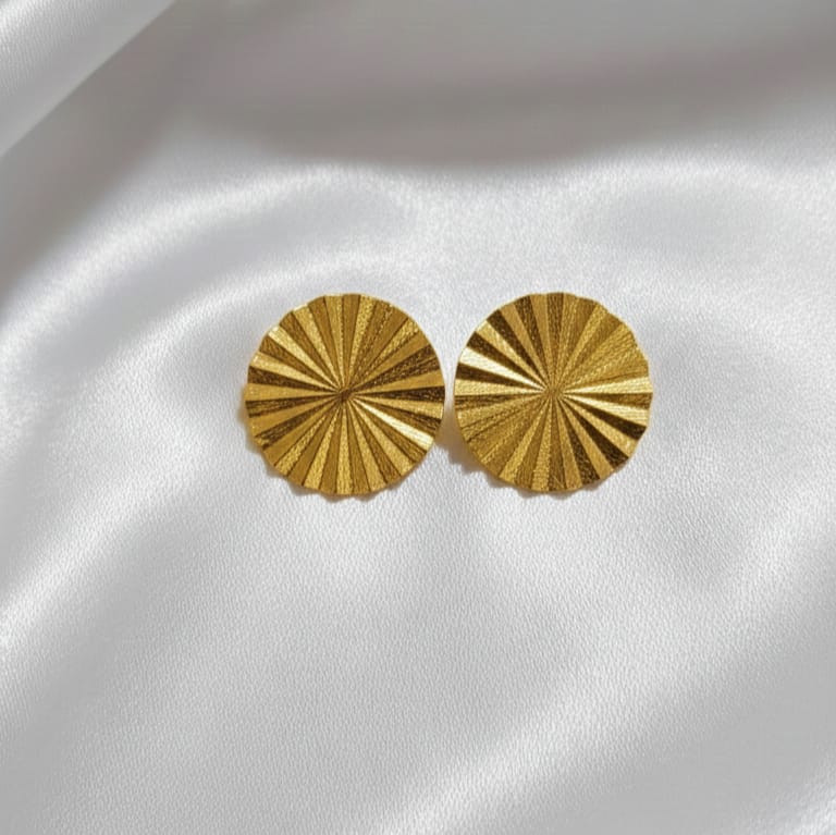 Brinco Leque Circular Frisado banho ouro 18k