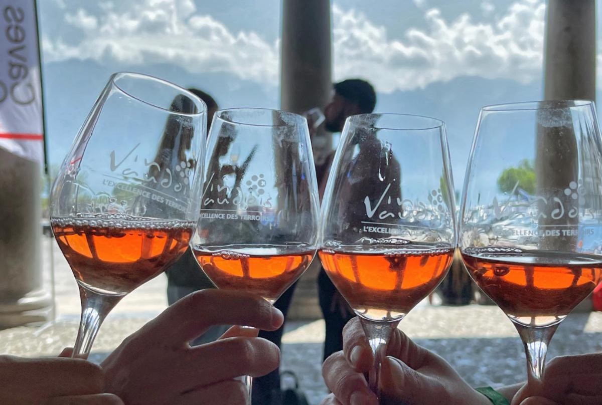 Vevey Célèbre ses Vins et Saveurs du Monde sur le Parvis de la Grenette !