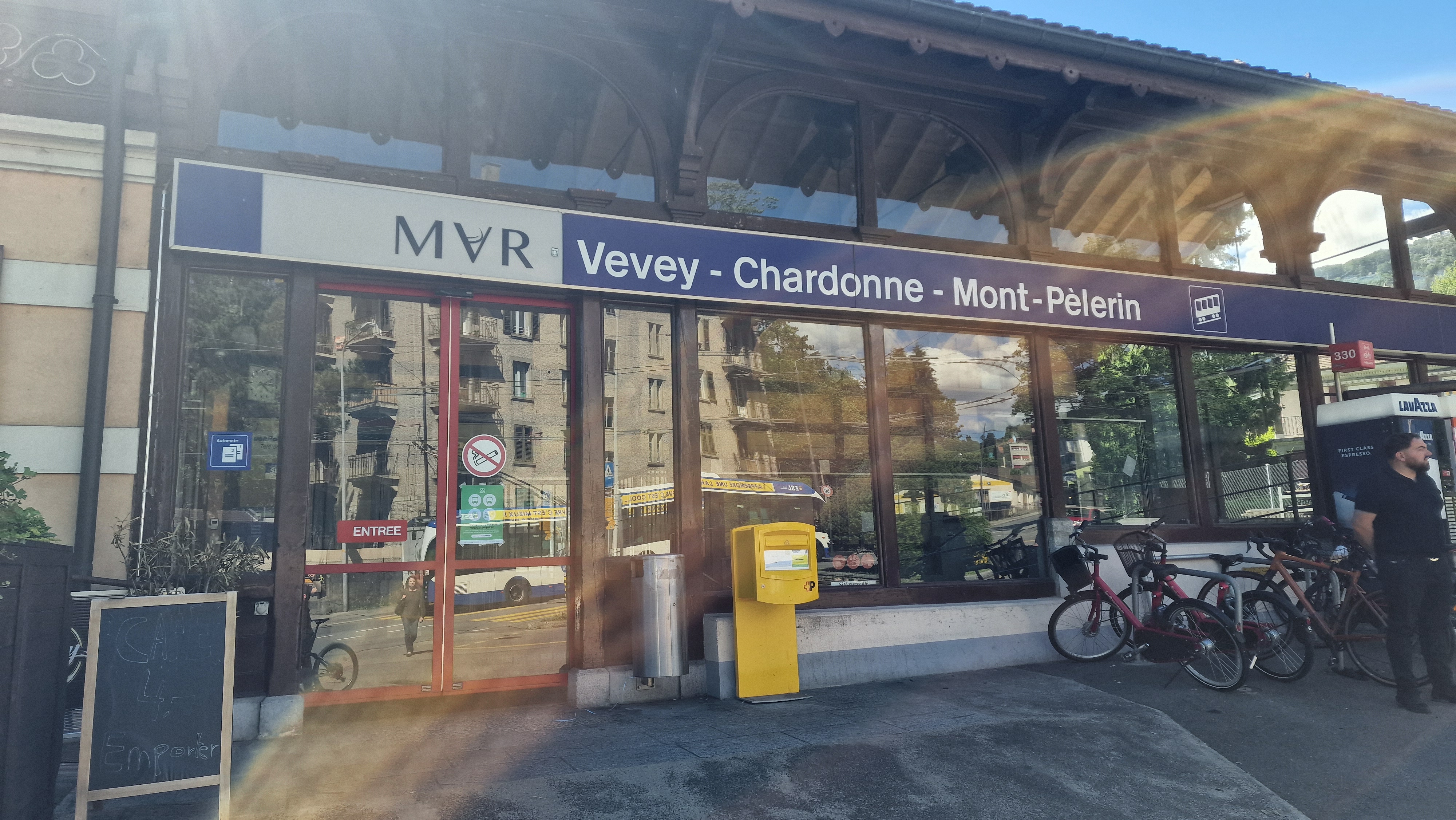 Café De La Gare Vevey-Funi