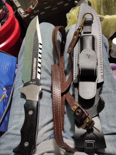 Fixed blade survival/tactical knife with leather sheath, style similar to GCS Tracker or Rambo-style knives.. Addunma knives ys-077