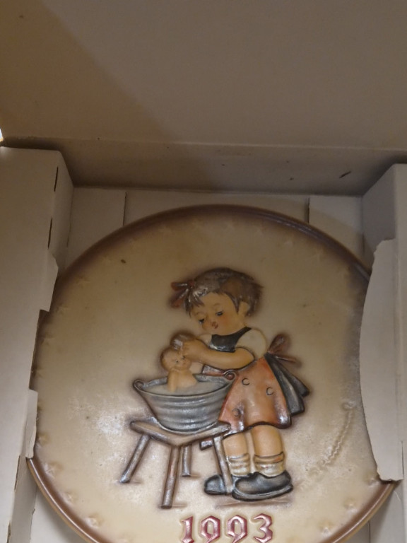 Porcelain collector plate titled 'Bathtime' by M.I. Hummel for Goebel, 23rd Annual Edition (1993)