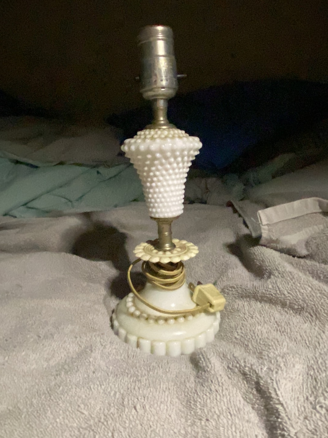 Milk glass hobnail table lamp