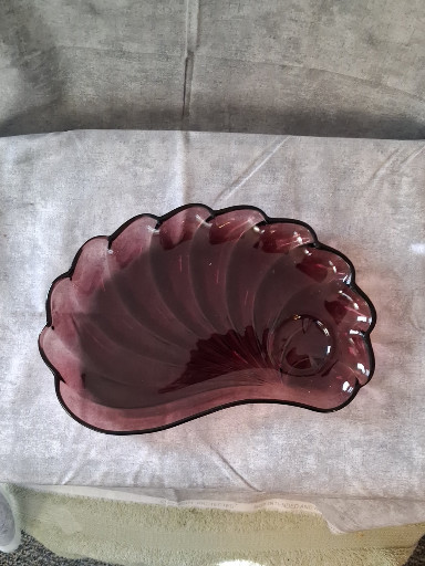 Amethyst glass shell-shaped snack plate by Hazel-Atlas