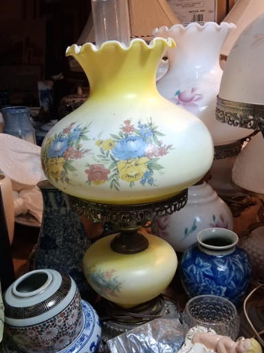 Hand-painted glass hurricane lamp with floral decoration
