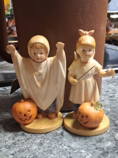 Porcelain figurines 'Halloween Fun' #1516 by Home Interiors Homco Denim Days