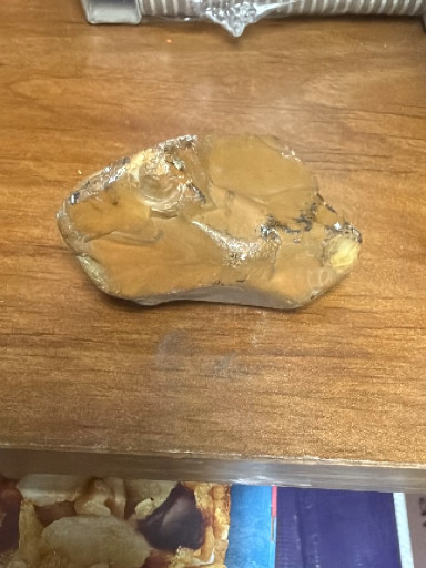 Pepita de oro nativo en matriz de cuarzo