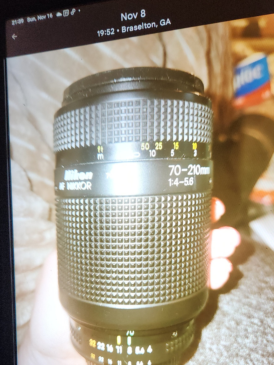 Nikon AF Nikkor 70-210mm f/4-5.6 telephoto zoom lens