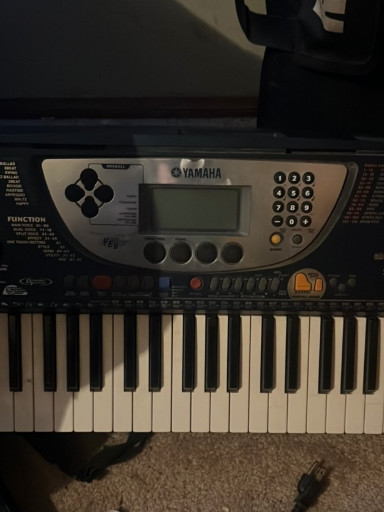Yamaha PSR-270 Portatone electronic keyboard synthesizer