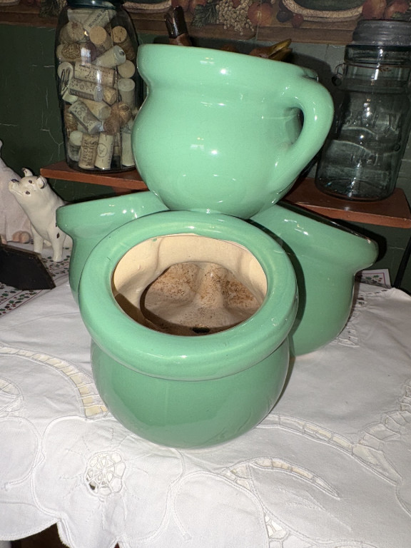 Ceramic jadite green integrated planter set with four containers