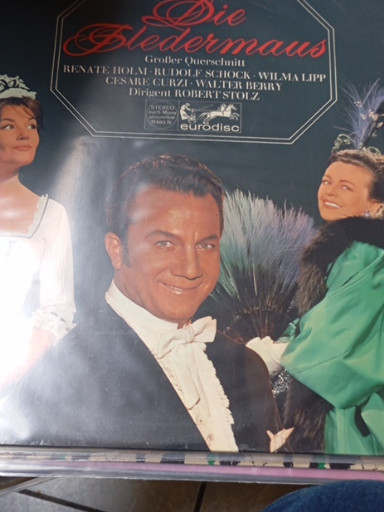 Vinyl LP album 'Die Fledermaus' operette door Johann Strauss II, uitgevoerd door Renate Holm, Rudolf Schock, Wilma Lipp, en Peter Alexander, gedirigeerd door Robert Stolz