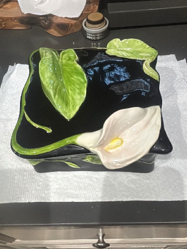Hand-painted ceramic trinket box with calla lily design