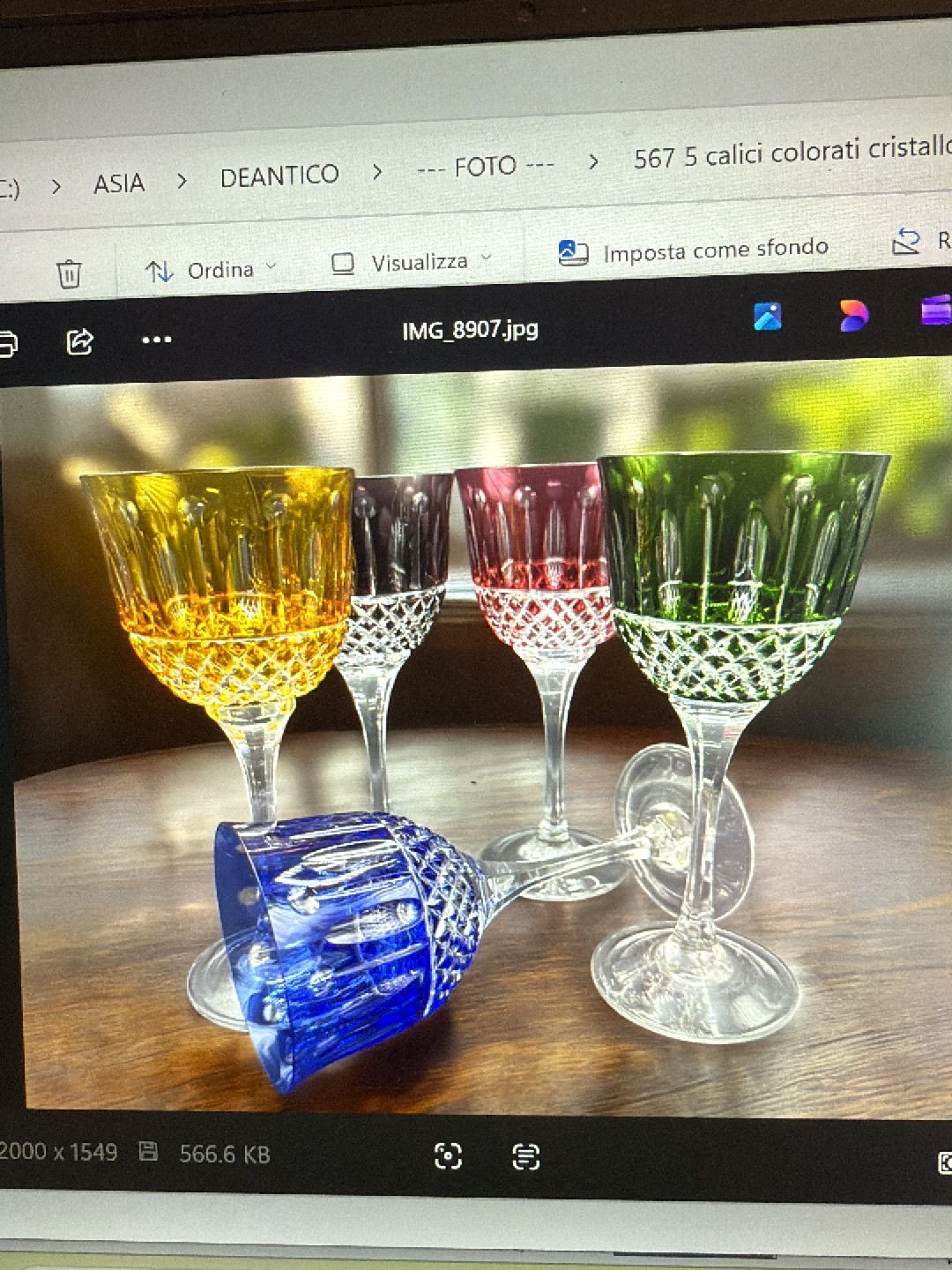 Set di calici in cristallo colorato tagliato a mano