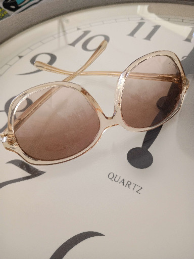 Vintage oversized square-frame sunglasses in beige/champagne acetate with brown gradient lenses, possibly by Coach