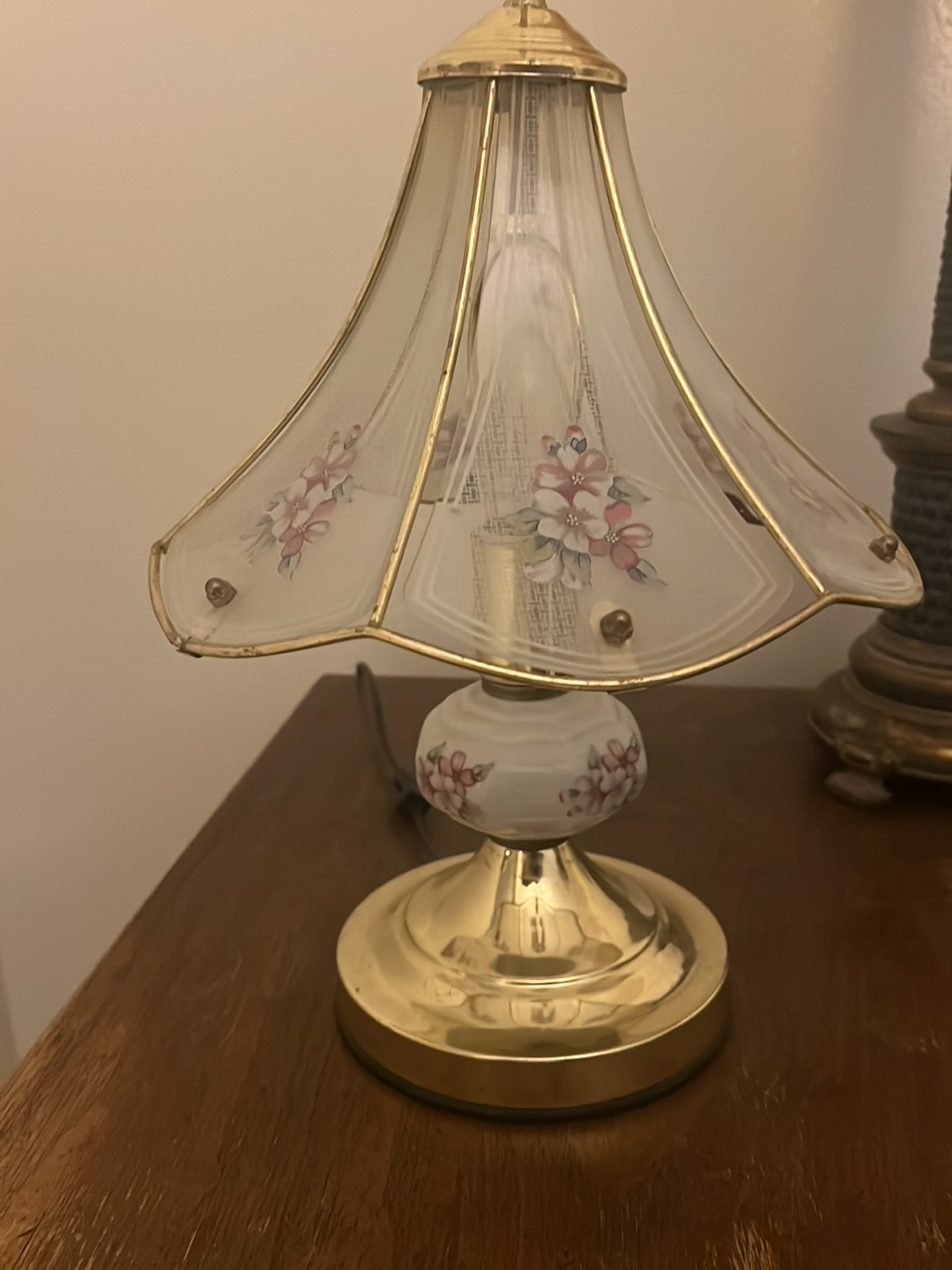 Glass and brass table lamp with floral motif