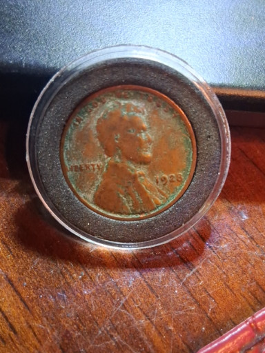 Bronze Lincoln Wheat Cent penny with possible doubled die obverse (DDO) error, United States Mint