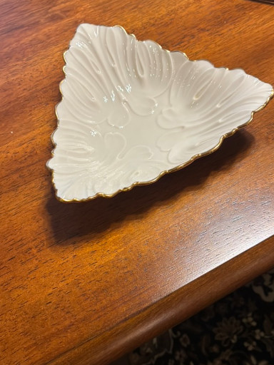 Porcelain triangular leaf-shaped dish from Lenox 'Triad Collection' with 24k gold trim