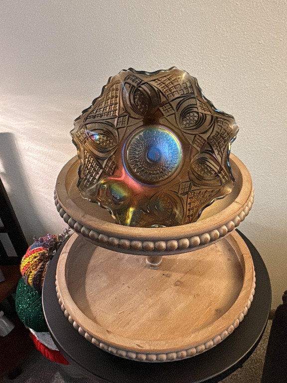 Carnival glass bowl in 'Diamond Ring' pattern by Imperial Glass Company