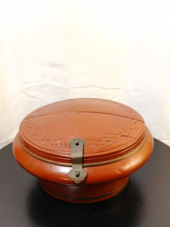 Red lacquered Chinese elm wood rice container with metal clasp