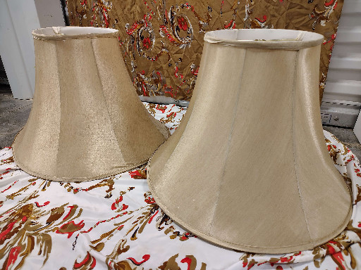 Pair of silk bell-shaped lamp shades in ivory/beige
