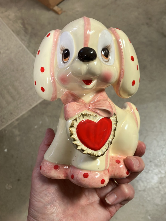 Ceramic figurine of a puppy with heart decoration by Relpo