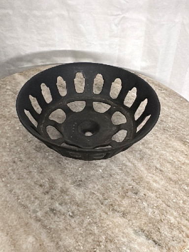 Cast iron oil lamp font holder for wall bracket