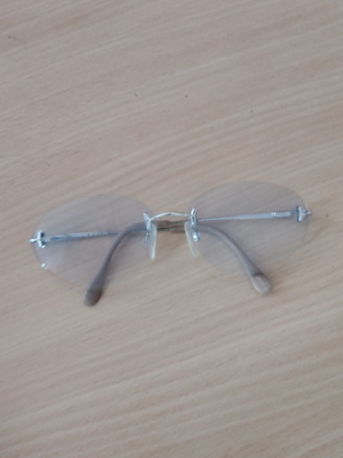 Randlose Lesebrille aus Kunststoff und Metall