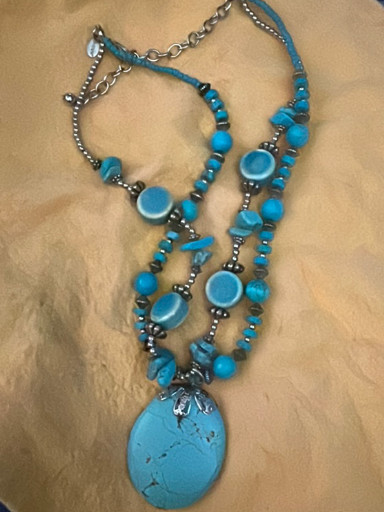 Turquoise howlite and silver-tone bead necklace with pendant